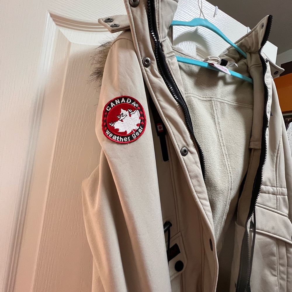 New Women Beige Jacket. - Picture 3 of 6